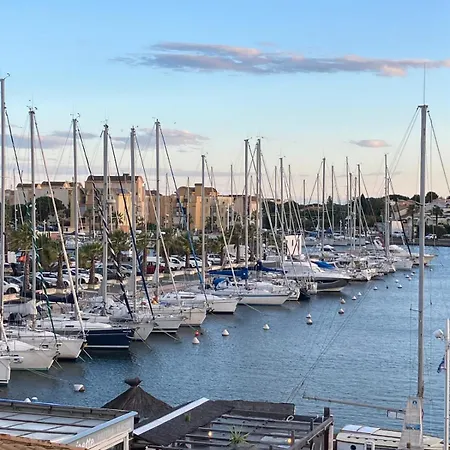 Hublots Du Port * Gruissan