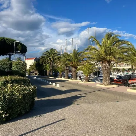 Lägenhet Hublots Du Port *